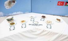 Filistin’le dayanışmada yemekler kırık tabaklarda sergilendi