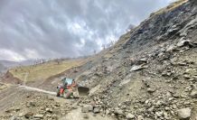 Batman’da şiddetli yağışlarla birlikte bazı köy ve mezra yolları ulaşıma kapandı