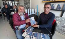 Bodrum’da emekli polis memurundan şiir kitabı imza gününe yoğun ilgi