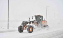 Büyükşehirin karla mücadele ekipleri tam kadro sahada