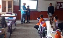 Emet’te ortaokul öğrencilerine Kur’an-ı Kerim hediye edildi