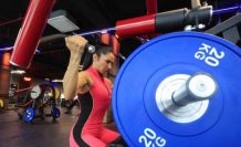 Feryal öğretmenin eğitimden dünya sahnesine fitness başarısı