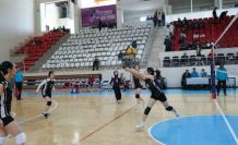 Genç sporcular sahada: Voleybol İl Birinciliği finali devam ediyor