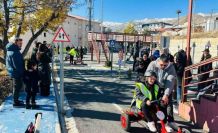 Hakkari polisi özel gereksinimli çocukları trafik eğitim parkında ağırladı