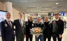 Samsunspor, Almanya’da çiçeklerle karşılandı