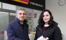 Şırnak’a atanan öğretmenlere havalimanında çiçekli karşılama