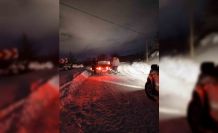 Yolda mahsur kalan vatandaşın yardımına belediye ekipleri yetişti