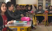 İlkokul öğrencilerinden "Kabe’de hacılar hu der Allah" ilahisi