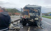 İzmir’de belediye kamyonuna arkadan çarpan sürücü hayatını kaybetti