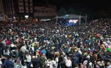 Kırıkkale’de Hüseyin Kağıt konserine binlerce kişi akın etti