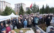 Ozan Arif, 7. ölüm yıl dönümünde mezarı başında anıldı