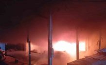 Antakya’da iş yeri alevlere teslim oldu