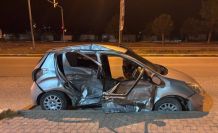 Erzincan’da iki otomobil çarpıştı: 1’i ağır 3 yaralı