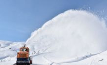 Hakkari’de 74 yerleşim yerinin yolu ulaşıma kapandı