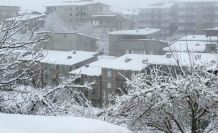 Hakkari’de karla karışık yağmur yağışı