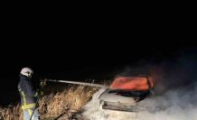 Van’da seyir halindeki otomobil yandı