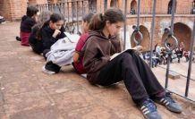 Alanya’da Kızılkule’nin 800. yılında 800 öğrenci aynı anda kitap okudu