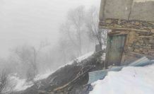 Çatak’ta toprak kayması: 2 katlı ev hasar gördü