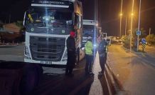 Çeşme’de tır sürücülerine yönelik gece denetimi