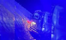 Hafif ticari araç şarampole yuvarlandı: 2 yaralı