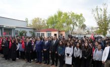 Iğdır’da haftanın ilk eğitim gününde protokol öğrencilerle buluştu