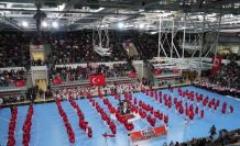 Kastamonu’da 23 Nisan coşkusu: Çocukların gösterileri ayakta alkışlandı
