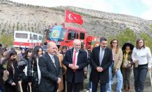 Öğretmen adayları fidanları toprakla buluşturdu