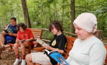 Orman Kütüphanesi’nde kuş sesleri eşliğinde okuma keyfi