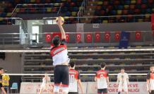Şanlıurfa Büyükşehir Belediyesi genç erkekler voleybol takımından filede ikinci galibiyet