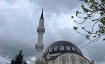 Arnavutköy’de rüzgarın etkisiyle caminin minaresi sallandı, iki bina tahliye edildi