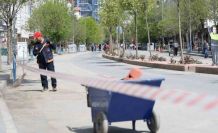 Bayramda görevlerini bırakmadılar: Temizlik işçilerinden takdirlik hareket