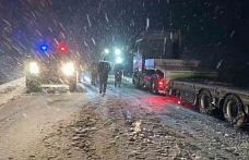 Yolda kalanların yardımına polis ve jandarma yetişti