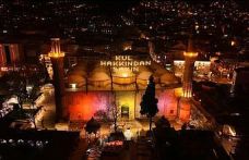 Bursa Ulu Cami’de Ramazan mahyası: "Kul hakkından sakın"