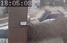 Elazığ’da otomobilin ters döndüğü kazanın görüntüleri ortaya çıktı