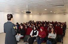 Erzincan’da kadın öğrencilere KADES bilgilendirmesi