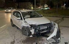 Aynı kavşakta 9 yıl sonra yine kaza yaptı: 2 yaralı