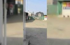 Gemlik Belediyesinin Umurbey’deki barınağını önünde toplanan hayvanseverler içeriye alınmadı