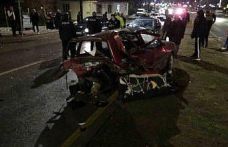 Malatya’da otomobilin çarptığı TOFAŞ kağıt gibi ezildi: 3 yaralı