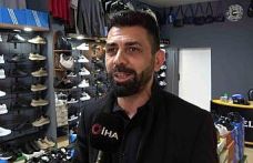 Pazarcı esnaf bedava bin çift ayakkabı dağıttı, halktan dua istedi