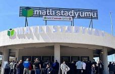 Bursaspor kombinelerine büyük ilgi, taraftar saatlerce kuyrukta bekledi