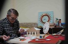 Demirden makete: Pandemide edindiği hobisini huzurevinde 6 yıldır sürdürüyor