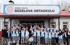 Güzelova’da 23 Nisan coşkusu: Rektör Hacımüftüoğlu, Minik yüreklerle bayram sevincini paylaştı