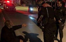 Husumetli komşular arasında mahkeme kararı sonrası kavga: 2 yaralı