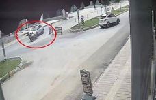 Kaza yapan motosikletli karşı yönden gelen minibüsün altında kaldı