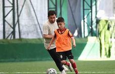 Küçükçekmece’de renkli maç: babalar ve oğulları futbol heyecanı yaşadı