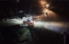 Sele kapılan araçtaki 2 kişi hayatını kaybetti, çevre illerden destek ekipleri sevk edildi