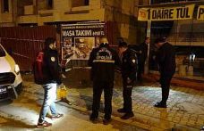 Tuvaletini yapmak için çıktığı inşaatta düşen şahıs ağır yaralandı