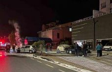 Kayseri’de park halindeki 3 araca çarpan otomobil, alev aldı: 2 yaralı