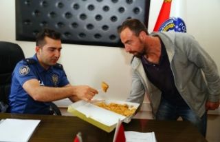 3 vatandaşı ayı esaretinden kurtaran polisler konuştu