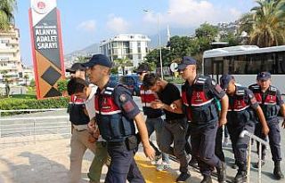 Alanya’daki uyuşturucu operasyonuna 5 tutuklama